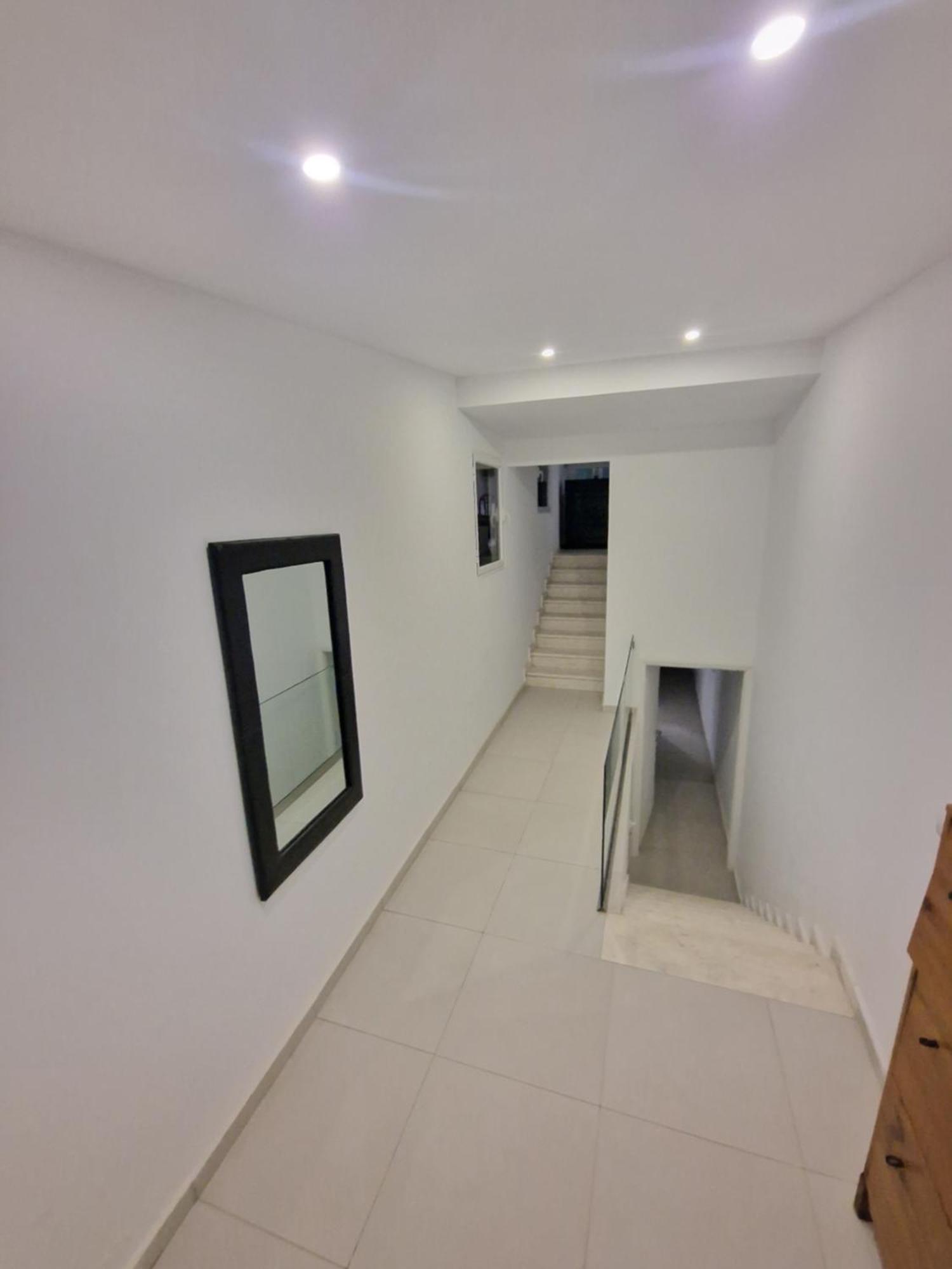 Beachfront Apartment * Sarandë