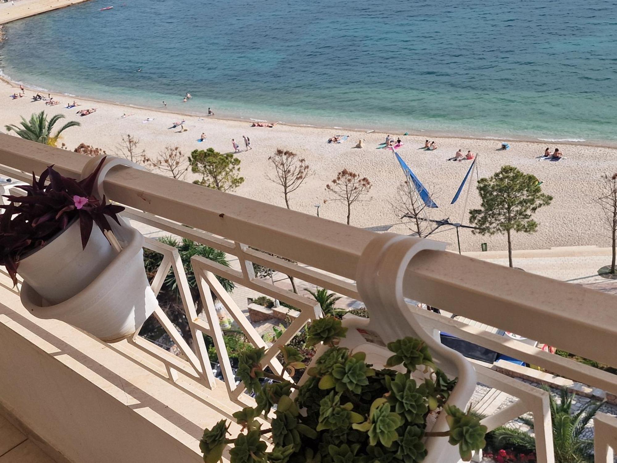 Beachfront Apartment Sarande