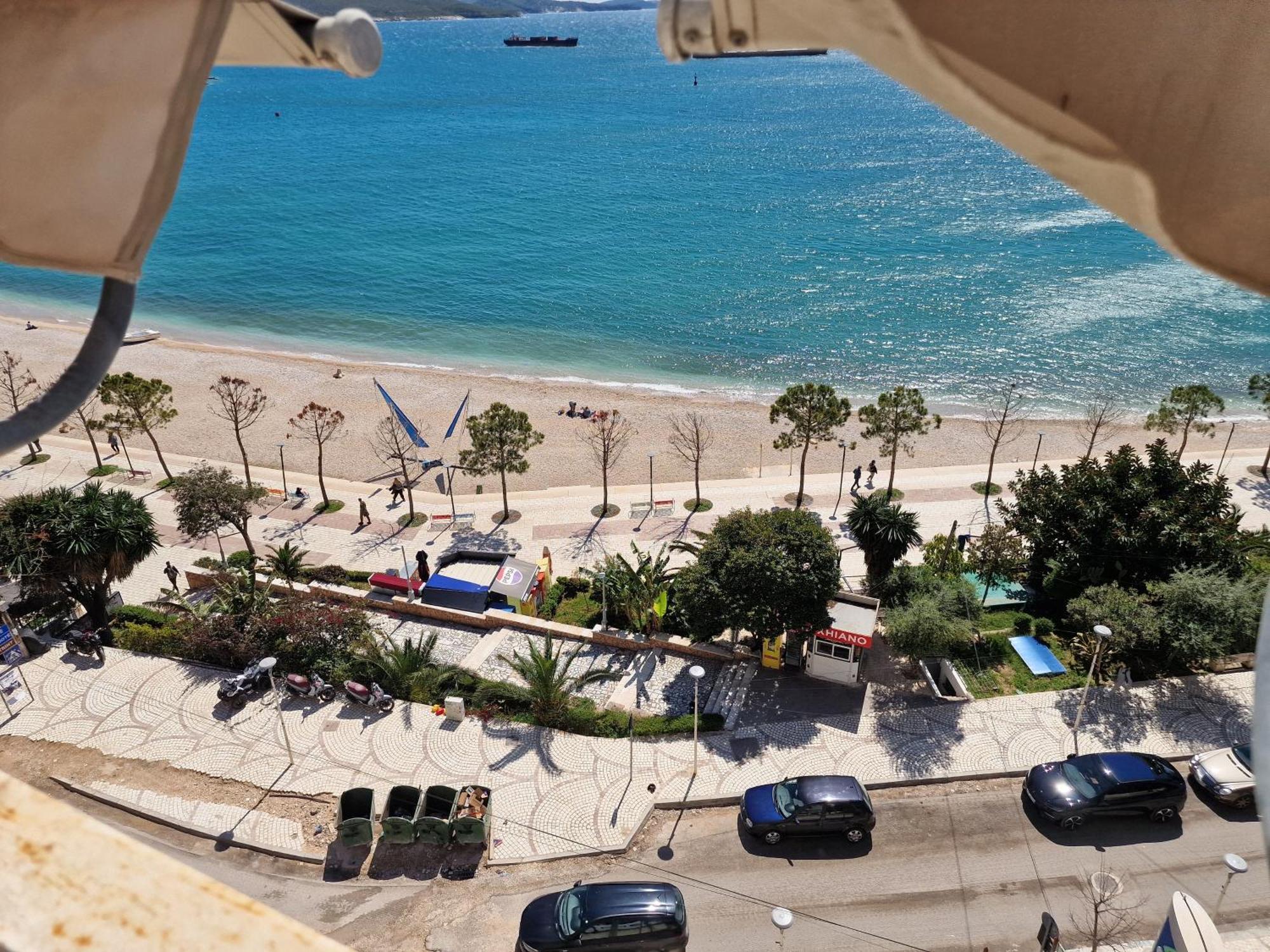 Beachfront Apartment Apartment *