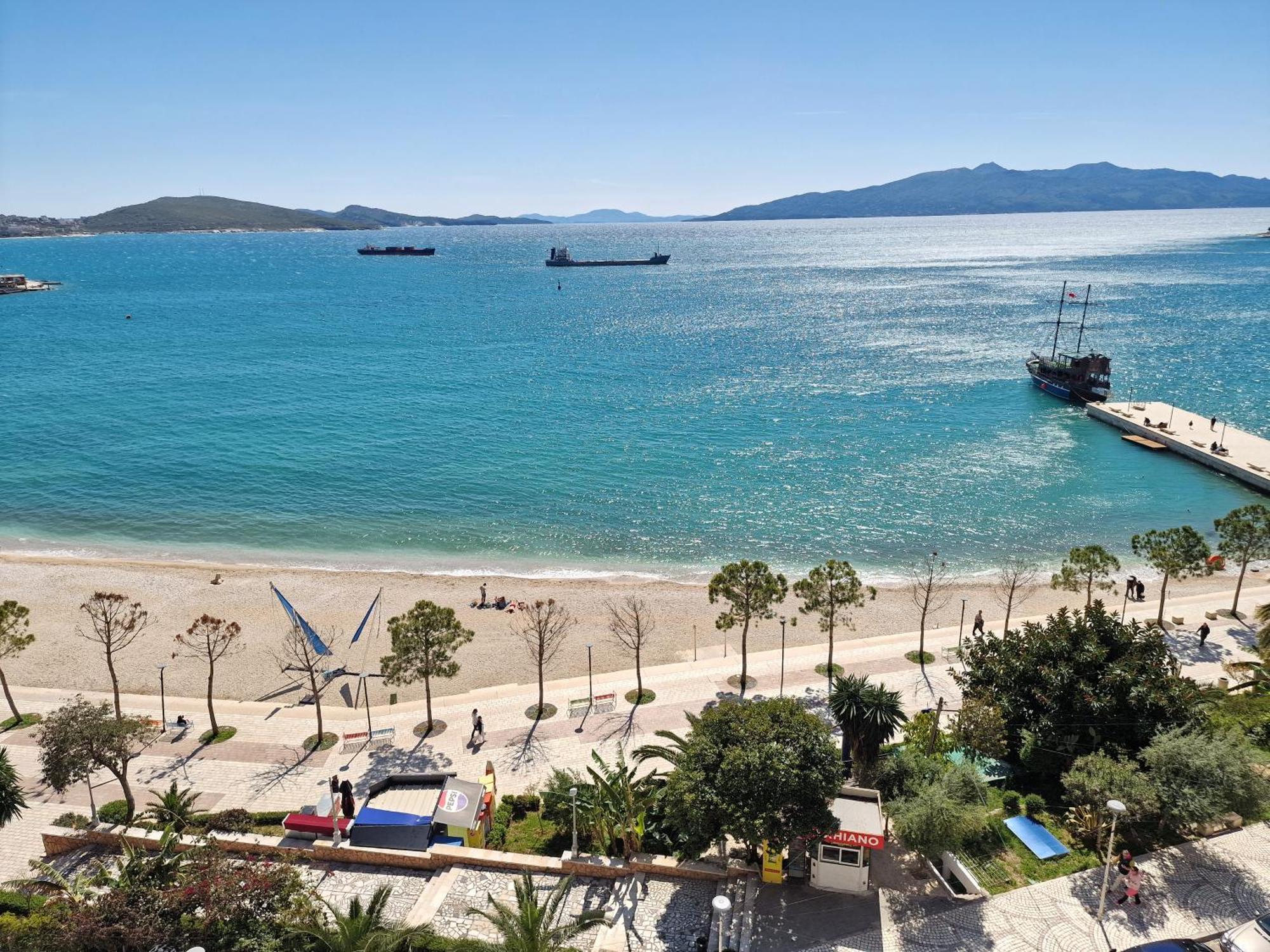 Beachfront Apartment Apartamento *